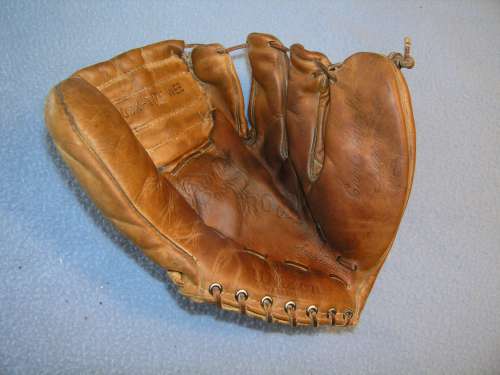 Ernie Banks Wilson A2934 Front Doug